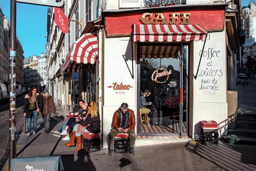 Paris — Frame 17