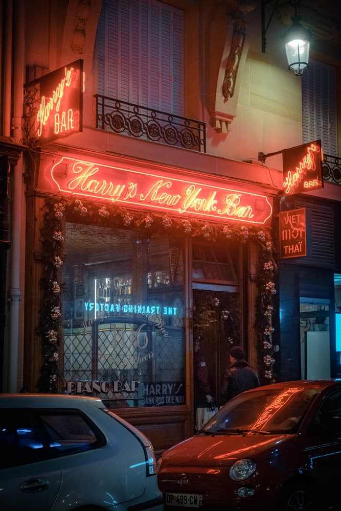Paris — Frame 04