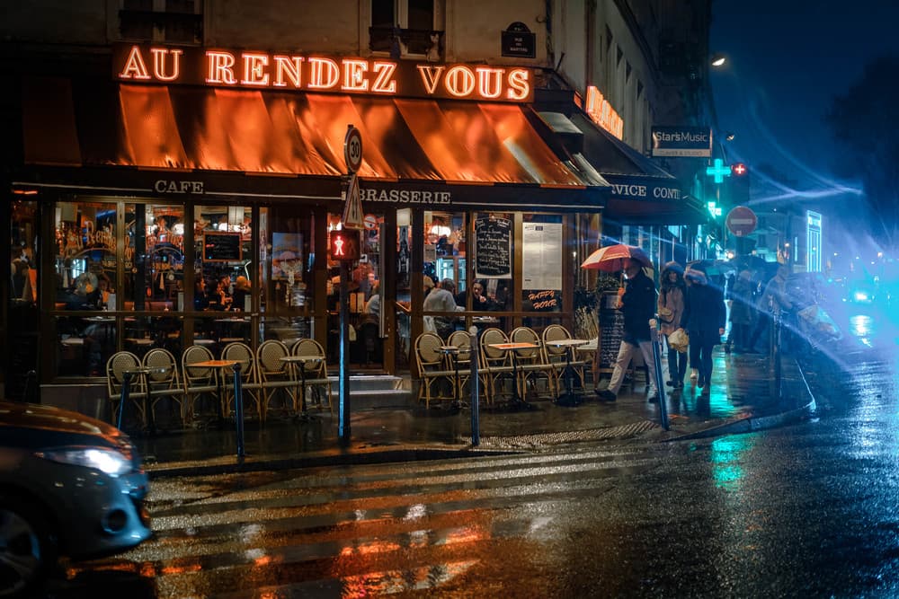 Paris — Frame 19